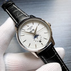 最新款-浪琴 LONGINES X1 2020新品来袭，震撼上市， 男士腕表，表款高贵典雅，沉稳个性，充满着男士所独有的英气，为佩戴者展现一份富有品味的风采，可商务可休闲，适合任何场合，因而深受欢迎 老牌机芯厂 上海厂生产的 6字位星辰全自动机械机芯 质量稳定可保障 316L精钢表壳（质感极佳）字面 是采用手工雕刻 +真丁镶嵌)腕表再添档次 和独特风格！采用顶级电镀做工十分精美，与精钢表壳相呼应 纯粹而经典，表宽42 厚13mm