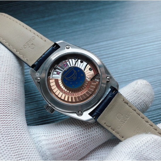 TW 欧米茄 OMEGA R38 星座系列 130.93.39.21.99.001 复古牙圈优雅设计,尺寸39x10mm,搭载最新8913自动机械机芯,316L不锈钢表壳,牛皮表带,原装折叠扣,台湾TW出品 做工精致,物美价廉。三杰精致推荐男士瑞士全自动机械机芯男士腕表 SJ为你精致打造超真实实物图拍摄 TW 欧米茄 OMEGA R38 星座系列 130.93.39.21.99.001 复古牙圈优雅设计,尺寸39x10mm,搭载最新8913自动机械机芯,316L不锈钢表壳,牛皮表带,原装折叠扣,台湾TW出品 做工精致,物美价廉。三杰精致推荐男士瑞士全自动机械机芯男士腕表 SJ为你精致打造超真实实物图拍摄