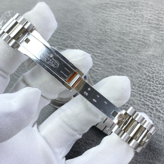 发货实拍✈️劳力士星期日历型系列m228236-0006腕表!40mm直径!冰蓝盘 ,客户定制的瑞士eta 2836机芯!这款是我心中最美的DD之一! 发货实拍✈️劳力士星期日历型系列m228236-0006腕表!40mm直径!冰蓝盘 ,客户定制的瑞士eta 2836机芯!这款是我心中最美的DD之一!