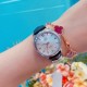 专柜同步发售欧米茄(OMEGA) 【精湛品质-女神专属】-女士精品腕表 碟飞典雅系列 原版复刻1:1,表款堪称是系列中最迷人的表款之一,尽显优雅气质与低调奢华,顶端表壳以316精钢打造,搭载日本进口西铁城机械 零返修 来自进口316钢表带 历经多道工序,防汗水,耐腐蚀 表盘-蓝宝石高清镜面 壳身整体超强立体感 精雕细琢,卓绝技艺 品质保证 尺寸:32mm厚11mm 时尚百搭,精致华贵呈现自然魅力 专柜同步发售欧米茄(OMEGA) 【精湛品质-女神专属】-女士精品腕表 碟飞典雅系列 原版复刻1:1,表款堪称是系列中最迷人的表款之一,尽显优雅气质与低调奢华,顶端表壳以316精钢打造,搭载日本进口西铁城机械 零返修 来自进口316钢表带 历经多道工序,防汗水,耐腐蚀 表盘-蓝宝石高清镜面 壳身整体超强立体感 精雕细琢,卓绝技艺 品质保证 尺寸:32mm厚11mm 时尚百搭,精致华贵呈现自然魅力