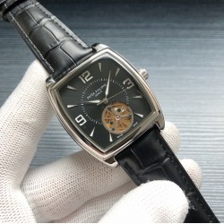 最新款飞轮系列爆款来袭 2020最新 百达菲丽-PATEK PHILIPPE S9 酒桶飞轮 精致做工。飞轮精品系列 商务男士腕表 机芯：自动机械 材质：316钢壳 牛皮皮带 原版扣子直径42mm厚度12mm 请认准独家品质 三杰精致推荐男士全自动机械机芯 SJ为你精心打造超真实实物图拍摄