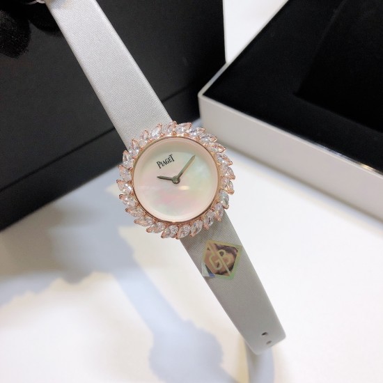 ❤️伯爵-PIAGET 全新高级珠宝系列,18K白金.玫瑰金,镶饰24颗马眼型切割美钻(约3.84克拉)是高级珠宝制作的一大挑战;钻石散发的耀眼光芒,皮带采用轻柔的缎面材质,与钻石造型形成优雅对比。原装尺寸31X7.8mm ❤️伯爵-PIAGET 全新高级珠宝系列,18K白金.玫瑰金,镶饰24颗马眼型切割美钻(约3.84克拉)是高级珠宝制作的一大挑战;钻石散发的耀眼光芒,皮带采用轻柔的缎面材质,与钻石造型形成优雅对比。原装尺寸31X7.8mm