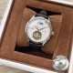 江诗丹顿 Vacheron Constantin 精品男士腕表,大飞轮搭载月相设计,尊贵大气,绅士风范,卓越品质,热卖全城。采用全自动机械机芯,顶级316精钢表壳,进口小牛皮表带,矿物质超强镜面,尺寸43*13 江诗丹顿 Vacheron Constantin 精品男士腕表,大飞轮搭载月相设计,尊贵大气,绅士风范,卓越品质,热卖全城。采用全自动机械机芯,顶级316精钢表壳,进口小牛皮表带,矿物质超强镜面,尺寸43*13