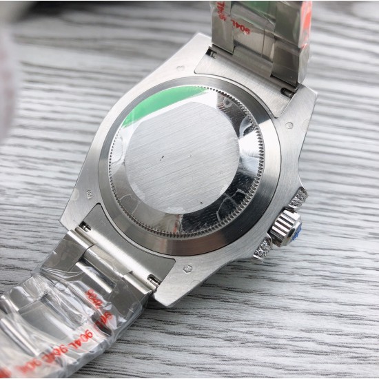 ROLEX Submarine 水鬼钻石系列 3135机芯 ROLEX劳力士SUB水鬼系列不断提高复刻效果,精钢不断改进的钻研精神,特别是五大神器的业界认可,目前销量一直成上升趋势!尺寸:40mm表镜:抗刮损蓝水晶玻璃,防反光凸透式放大日历窗!表壳:上链表冠,旋入式三扣锁三重防水系统!机芯:Cal.3135自动机械机芯!表带:蚝式三节表链!表扣:折叠扣,超强夜光,防水大于100米!SF出品 附带全套原版配置包括(保修卡 正品说明书) ROLEX Submarine 水鬼钻石系列 3135机芯 ROLEX劳力士SUB水鬼系列不断提高复刻效果,精钢不断改进的钻研精神,特别是五大神器的业界认可,目前销量一直成上升趋势!尺寸:40mm表镜:抗刮损蓝水晶玻璃,防反光凸透式放大日历窗!表壳:上链表冠,旋入式三扣锁三重防水系统!机芯:Cal.3135自动机械机芯!表带:蚝式三节表链!表扣:折叠扣,超强夜光,防水大于100米!SF出品 附带全套原版配置包括(保修卡 正品说明书)