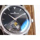 积家月相大师系列,表壳直径39mmX9.9mm与原装同步。六点钟的子盘拥有阳历阴历(月相)双期显示,月相一月转一圈,功能和正品一致。【技术突破】采用9015改积家自产Cal.925/1机芯,功能百分百同步原装自产机芯。走时稳定,素质坚挺。【细节突破】从侧面观察腕表盘面发现有微微的弧度,ZF为了达到这一效果,耗时费力多次调整模具,确保神韵和感觉能与原装相媲美。ZF积家月相大师,满足您对月相的一切美好情怀。商品规格:默认规格 积家月相大师系列,表壳直径39mmX9.9mm与原装同步。六点钟的子盘拥有阳历阴历(月相)双期显示,月相一月转一圈,功能和正品一致。【技术突破】采用9015改积家自产Cal.925/1机芯,功能百分百同步原装自产机芯。走时稳定,素质坚挺。【细节突破】从侧面观察腕表盘面发现有微微的弧度,ZF为了达到这一效果,耗时费力多次调整模具,确保神韵和感觉能与原装相媲美。ZF积家月相大师,满足您对月相的一切美好情怀。商品规格:默认规格