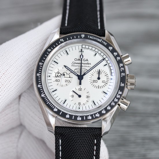 欧米茄 OMEGA 超霸系列310.32.42.50.02.001腕表(史努比奖”50周年纪念腕表），OB2 精钢表壳，蓝色氧化锆[ZrO2]陶瓷表圈，并饰以白色珐琅测速刻度，银白色表盘饰有经蓝色PVD处理的尖角形时标和指针， 密底，饰有致敬“阿波罗”13号任务及欧米茄“史努比奖”等黑色镌刻元素，定制3861型手动机械计时，42毫米。