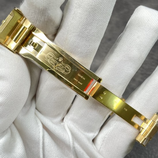 劳力士间金蓝水鬼，电镀版本！40mm直径，蓝宝石水晶玻璃镜面！陶瓷圈口！904钢，gm厂！也可以定制18k包金版本！出货实拍