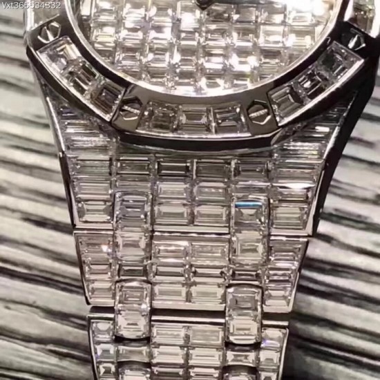 AP【爱彼】真金真钻定制款 直径：33mm 正品公万 接受预定 工期半年商品规格:默认规格