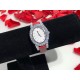 萧邦新款 LHEURE DU DIAMANT MEDIUM OVAL 此款LHeure du Diamant 椭圆形切割雕纹镶钻表盘 环以点缀钻石的表圈 优雅气韵 时尚风格和萧邦精湛的手工艺尽显无遗 光华耀目 MM™ 白玫同价 萧邦新款 LHEURE DU DIAMANT MEDIUM OVAL 此款LHeure du Diamant 椭圆形切割雕纹镶钻表盘 环以点缀钻石的表圈 优雅气韵 时尚风格和萧邦精湛的手工艺尽显无遗 光华耀目 MM™ 白玫同价