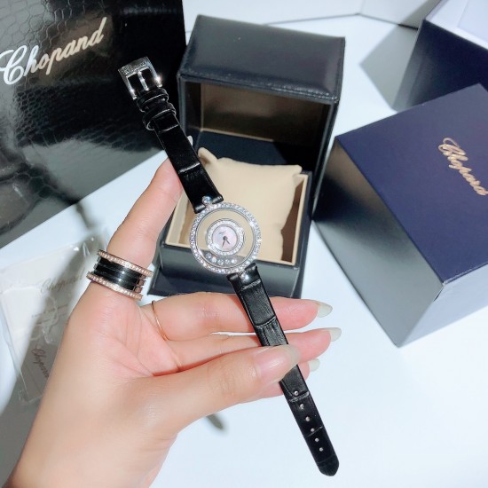 萧邦-Chopard,Happy Diamonds 快乐钻系列!瑞士ETA石英机芯,双层蓝宝石玻璃进口表带分别:有鸵鸟纹、原纹、娟丝带可供选择!尺寸约28mm、厚度约7mm 萧邦-Chopard,Happy Diamonds 快乐钻系列!瑞士ETA石英机芯,双层蓝宝石玻璃进口表带分别:有鸵鸟纹、原纹、娟丝带可供选择!尺寸约28mm、厚度约7mm