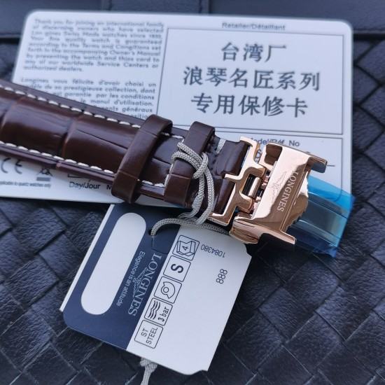 台湾厂【匠心臻品】随着努力不懈地寻求技术上的突破以及不断的创新令LONGINES表在设计方面稳坐领导地位。浪琴 名匠六字位日历系列 原版开模 所有配件与正品100%可互换通用 316精钢表壳、前、后双卜蓝宝石玻璃、淬火烧钢蓝指针、机芯采用最新的2892改L619/888全自动超薄机芯 搭配最新款镂空自动陀 直径38.5mm厚度9.0mm 一表一号,一卡一号、绝不重复。整表完美无暇市场最高版本! 台湾厂【匠心臻品】随着努力不懈地寻求技术上的突破以及不断的创新令LONGINES表在设计方面稳坐领导地位。浪琴 名匠六字位日历系列 原版开模 所有配件与正品100%可互换通用 316精钢表壳、前、后双卜蓝宝石玻璃、淬火烧钢蓝指针、机芯采用最新的2892改L619/888全自动超薄机芯 搭配最新款镂空自动陀 直径38.5mm厚度9.0mm 一表一号,一卡一号、绝不重复。整表完美无暇市场最高版本!