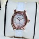 实拍 萧邦-ChopardHappy Sport Oval 石英版本腕表精钢表壳制表工艺与优雅美学风格巧妙结合,以此来展示女性魅力和技术性能。玫瑰金真空电镀材质,既优雅又时尚,以圆润柔美的曲线演绎隽永女性魅力。萧邦对象征永恒的椭圆形展现新颖诠释,打造出一款献给女性的臻礼,许下一个象征快乐的诚挚诺言。Happy Spor欢快嬉戏、自由旋转的水钻珠子在两片蓝宝石水晶之间愉悦轻舞。表壳 约30mm珍珠贝壳彩色表盘搭配光泽亮皮纹表带针扣穿戴C表扣。 实拍 萧邦-ChopardHappy Sport Oval 石英版本腕表精钢表壳制表工艺与优雅美学风格巧妙结合,以此来展示女性魅力和技术性能。玫瑰金真空电镀材质,既优雅又时尚,以圆润柔美的曲线演绎隽永女性魅力。萧邦对象征永恒的椭圆形展现新颖诠释,打造出一款献给女性的臻礼,许下一个象征快乐的诚挚诺言。Happy Spor欢快嬉戏、自由旋转的水钻珠子在两片蓝宝石水晶之间愉悦轻舞。表壳 约30mm珍珠贝壳彩色表盘搭配光泽亮皮纹表带针扣穿戴C表扣。