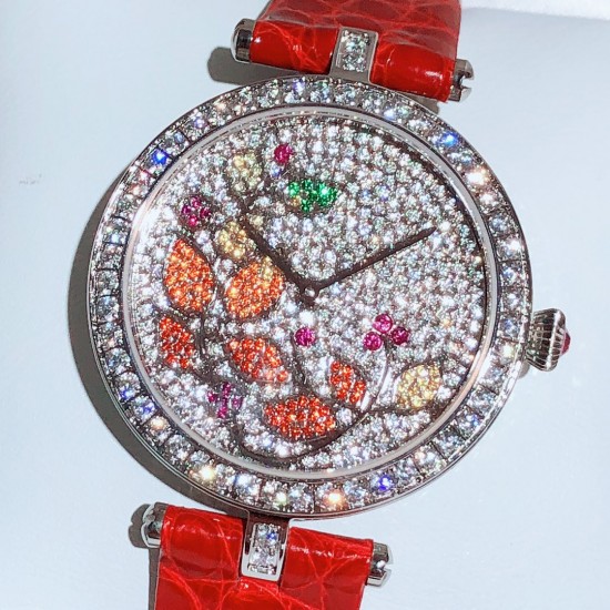 实拍 卡地亚-Cartier，狠货来袭，全真镶钻字面，瑞士石英机芯，加厚蓝宝石镜面[强]搭配美洲鳄鱼皮带[耶]尺寸35mm，超级漂亮、时尚不容错过！
