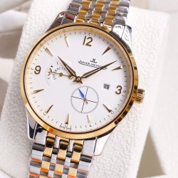 积家 Jaeger-leCoultre Master Ultra Thin 24 times 积家超薄日夜大师系列42mm腕表，日夜显示及3位日历显示令表盘尽显活力，5位跳动的小秒针宛如一幕和谐美妙的腕上芭蕾。透过玻璃底盖，机芯运行一目了然。
