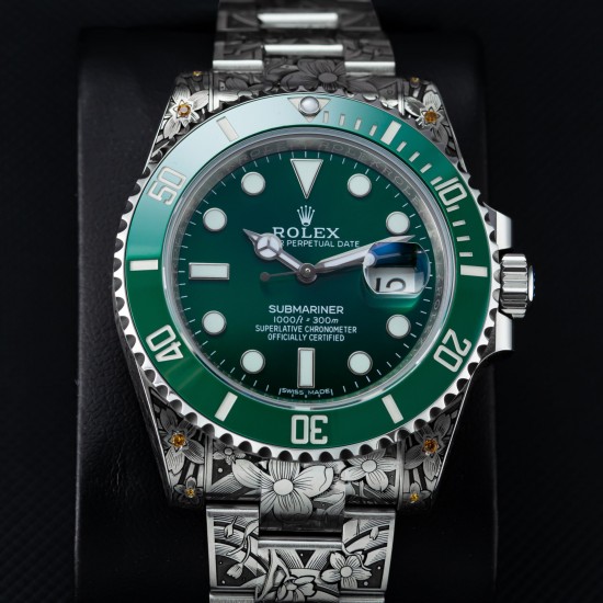 ROLEX劳力士水鬼搭配 纯手工雕花效果,仿佛枯燥的时间机器赋予了桀骜不羁的灵魂,真正的西装暴徒。一跃而起腾起的水花,将鲤鱼衬托得动感十足,寓意锦鲤化龙转运,势必风生水起。整表搭载最新版3135机芯,所有配件原厂互换。以最小的代价玩最酷的表,欢迎品鉴!!! ROLEX劳力士水鬼搭配 纯手工雕花效果,仿佛枯燥的时间机器赋予了桀骜不羁的灵魂,真正的西装暴徒。一跃而起腾起的水花,将鲤鱼衬托得动感十足,寓意锦鲤化龙转运,势必风生水起。整表搭载最新版3135机芯,所有配件原厂互换。以最小的代价玩最酷的表,欢迎品鉴!!!