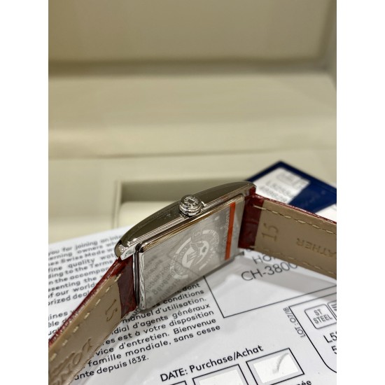 鳄鱼皮瑞士石英到货!浪琴表黛绰维纳20.80 X 32.00mm 石英女士腕表!瑞士石英,蓝宝石玻璃,鳄鱼皮表带,浪琴排名皇后级别的当属黛绰维纳系列女表 以意大利语中的Dolce Vita为名 寓意甜美生活 寓意意式生活邂逅现代浪漫 通过几何线条与柔美曲线塑造出现代优雅与妩媚姿态 银色表盘的雕花、以及蓝钢指针等精致细节都烘托出佩戴者纯正的优雅与贵气 ! 鳄鱼皮瑞士石英到货!浪琴表黛绰维纳20.80 X 32.00mm 石英女士腕表!瑞士石英,蓝宝石玻璃,鳄鱼皮表带,浪琴排名皇后级别的当属黛绰维纳系列女表 以意大利语中的Dolce Vita为名 寓意甜美生活 寓意意式生活邂逅现代浪漫 通过几何线条与柔美曲线塑造出现代优雅与妩媚姿态 银色表盘的雕花、以及蓝钢指针等精致细节都烘托出佩戴者纯正的优雅与贵气 !