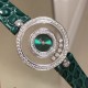 【独家美拍萧邦经邦萧邦HAPPY DIAMONDS系列快乐钻腕表】新增最新绿表盘 蓝宝石玻璃镜面 我们就是自己的神话 原厂瑞士石英机芯 镜面内7颗快乐钻自由转动 活动钻石围绕表盘回旋起舞 制作精巧的表壳玩味透明概念 chopard家标志性的Happy钻石在两片蓝宝石水晶玻璃 形成的空间内自由滑动 充分展现自由和欢快的感觉 表壳顶端与底端各缀有一圈钻石 树叶形指针 较小的同心圆为珍珠母贝质地 呈圆满的球型 两个同心圆环上皆全手工镶有钻石 七颗灵动钻石如悬空漂浮一般 细节见真知 【独家美拍萧邦经邦萧邦HAPPY DIAMONDS系列快乐钻腕表】新增最新绿表盘 蓝宝石玻璃镜面 我们就是自己的神话 原厂瑞士石英机芯 镜面内7颗快乐钻自由转动 活动钻石围绕表盘回旋起舞 制作精巧的表壳玩味透明概念 chopard家标志性的Happy钻石在两片蓝宝石水晶玻璃 形成的空间内自由滑动 充分展现自由和欢快的感觉 表壳顶端与底端各缀有一圈钻石 树叶形指针 较小的同心圆为珍珠母贝质地 呈圆满的球型 两个同心圆环上皆全手工镶有钻石 七颗灵动钻石如悬空漂浮一般 细节见真知
