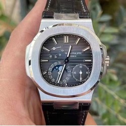 PP 百达翡丽 鹦鹉螺  总裁PGR 系列，V2版真动能机芯！“钢王之王”巅峰出道了！这是真正具有里程碑意义的超级一体机芯Cal.240 PS IRM C LU。全机芯零件数265个，平面游丝，Gyromax带调节砝码的摆轮，真动能显示，稳定无误差。(不同于市面上现有的假机芯盖甲板，假珍珠陀) PPF厂独家的“蓝魅”面无限接近接近原版，更是傲视群雄！