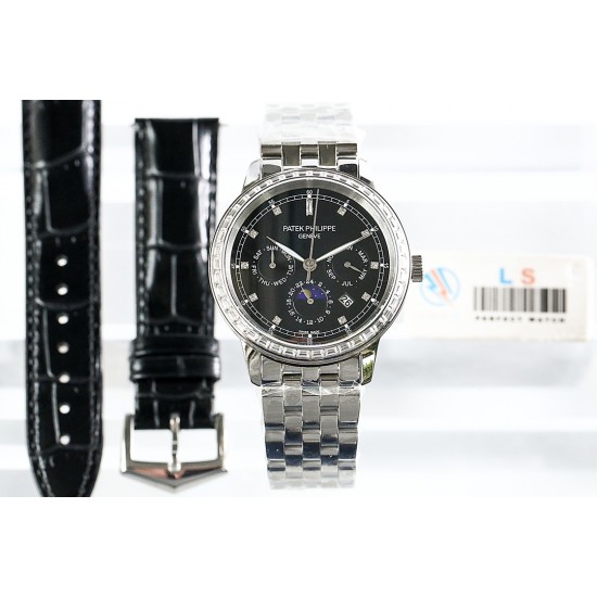年末巨献“pp时尚新款 PATEK PHILIPPE【新年巨献 最高版本】百达翡丽超级复杂多功能系列(5721P-002)ZF厂高品质钢带款变运动系列原装9100升级版机芯。所有功能同正品(3字位月份显示 6字位24小时显示 9字位24小时和日月星辰显示),和原装一样的带水平压纹工艺,带荧光刻度 ,41mm直径。316L精钢镀金,原装进口蓝宝石水晶镜面。5721和5721P款的外钻为施华洛世奇钻,通透闪亮,气质非凡。在目前技术范畴内尽可能接近原装,此款腕表让您驾驭所有场合。 年末巨献“pp时尚新款 PATEK PHILIPPE【新年巨献 最高版本】百达翡丽超级复杂多功能系列(5721P-002)ZF厂高品质钢带款变运动系列原装9100升级版机芯。所有功能同正品(3字位月份显示 6字位24小时显示 9字位24小时和日月星辰显示),和原装一样的带水平压纹工艺,带荧光刻度 ,41mm直径。316L精钢镀金,原装进口蓝宝石水晶镜面。5721和5721P款的外钻为施华洛世奇钻,通透闪亮,气质非凡。在目前技术范畴内尽可能接近原装,此款腕表让您驾驭所有场合。