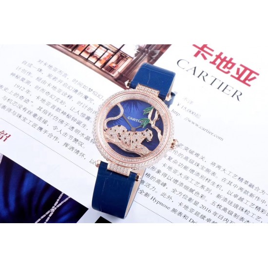 ⏱创意是一种态度,一种对生命的主动、积极、自主的态度。今天,腕表之家编辑就给大家介绍卡地亚创意宝石腕表系列HPI00776腕表,细赏这款腕表,盘面具体形象中折射着丝丝抽象韵味,微妙的剪影蕴藏深深哲理。千万别让你的逻辑思维完爆头脑、占了上风,且跟编辑共同走进这款别具匠心的创意腕表,俯仰之间,就宛如置身另一种境界。CARTIER卡地亚创意宝石腕表系列HPI00776腕表(关键词:创意宝石腕表系列,瑞士石英,镶钻的豹子)。01-03 ⏱创意是一种态度,一种对生命的主动、积极、自主的态度。今天,腕表之家编辑就给大家介绍卡地亚创意宝石腕表系列HPI00776腕表,细赏这款腕表,盘面具体形象中折射着丝丝抽象韵味,微妙的剪影蕴藏深深哲理。千万别让你的逻辑思维完爆头脑、占了上风,且跟编辑共同走进这款别具匠心的创意腕表,俯仰之间,就宛如置身另一种境界。CARTIER卡地亚创意宝石腕表系列HPI00776腕表(关键词:创意宝石腕表系列,瑞士石英,镶钻的豹子)。01-03