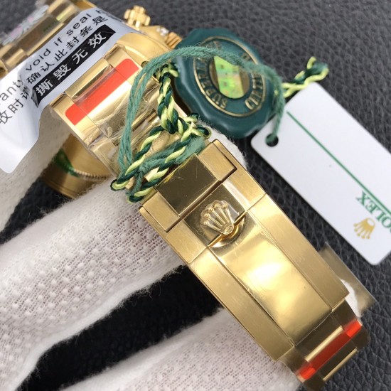 重磅登场!!【全新劳力士彩虹迪,不再可望不可及】BL工厂倾力打造,为了达到我们想要的彩虹迪通拿原装效果,重金打造研发,精工细致而成,三个独立计时盘的金晶体特殊效果均独一无二,迷人的反光效果和瑰丽的色彩充分展示了金晶体的曼妙结构,每件皆是浑然天成的艺术杰作。金晶计时盘的色泽与黑色表盘形成鲜明对比,并与宝石的色彩互相辉映,搭配镶钻的时标刻度与黄金指针让整个表盘流光溢彩、整体美感爆棚,爱不释手。 重磅登场!!【全新劳力士彩虹迪,不再可望不可及】BL工厂倾力打造,为了达到我们想要的彩虹迪通拿原装效果,重金打造研发,精工细致而成,三个独立计时盘的金晶体特殊效果均独一无二,迷人的反光效果和瑰丽的色彩充分展示了金晶体的曼妙结构,每件皆是浑然天成的艺术杰作。金晶计时盘的色泽与黑色表盘形成鲜明对比,并与宝石的色彩互相辉映,搭配镶钻的时标刻度与黄金指针让整个表盘流光溢彩、整体美感爆棚,爱不释手。