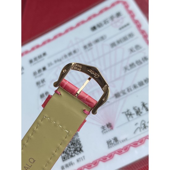 真钻真钻!独家渠道,卡地亚新款白气球系列,44颗小钻为vs南非真钻 18k真金电镀 蓝宝石水晶玻璃镜面 黑色鳄鱼皮表带更衬玫瑰金的光泽。比容易撞款的篮气球耐看多了。表盘尺寸30。不大不小的尺寸。剑形镀金指针 4点钟位置镶嵌施华洛世奇明亮式切割圆钻 有一说一 不来虚的 支持专柜对比,送礼首选,非人为损坏免费保修。 真钻真钻!独家渠道,卡地亚新款白气球系列,44颗小钻为vs南非真钻 18k真金电镀 蓝宝石水晶玻璃镜面 黑色鳄鱼皮表带更衬玫瑰金的光泽。比容易撞款的篮气球耐看多了。表盘尺寸30。不大不小的尺寸。剑形镀金指针 4点钟位置镶嵌施华洛世奇明亮式切割圆钻 有一说一 不来虚的 支持专柜对比,送礼首选,非人为损坏免费保修。