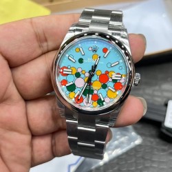 彩色泡泡ROLEX 劳力士  蚝式恒动型 超卓性能，高效稳定，三格链节舒适度极佳，圆拱型外圈搭配上对版的彩色表盘，非常独特的设计，在光线下会有一种莹润，透亮的感觉# 字体样式 模具均选与ROLEX相同字体，防刮损蓝宝石玻璃镜面，旋入式表冠，双扣锁双重防水！表扣内侧外侧图标细节同原版激光雕刻工艺，瑞士冰蓝色棒状时标夜光！