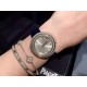 实拍 伯爵-PIAGET 女士腕表 瑞士石英机芯 316L精钢表壳 真牛皮表带 尺寸34*8mm 蓝宝石玻璃镜面 简约的设计,大胆而多彩的配色,以及旋转表圈是伯爵品牌 Possession腕表的特质所在。通过品牌制表师们天马星空的创意,将各个亮色的表带与贵金属、钻石、精钢材质相融,通过圆形盘面的演绎,令全新的 Possession腕表越发闪耀夺目,给人眼前一亮之感。 实拍 伯爵-PIAGET 女士腕表 瑞士石英机芯 316L精钢表壳 真牛皮表带 尺寸34*8mm 蓝宝石玻璃镜面 简约的设计,大胆而多彩的配色,以及旋转表圈是伯爵品牌 Possession腕表的特质所在。通过品牌制表师们天马星空的创意,将各个亮色的表带与贵金属、钻石、精钢材质相融,通过圆形盘面的演绎,令全新的 Possession腕表越发闪耀夺目,给人眼前一亮之感。