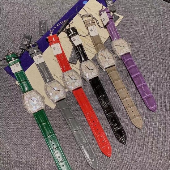 ♥️法兰克穆勒-Franck Muller(FM),sunrise系列 采用316L 精钢表壳 CNC加工抛光表壳,全壳PVP真空电镀持色更久。底盖与表壳无缝拼接,精雕成形,扣子底部以及底盖内部延续法穆兰标志字体雕刻清晰!搭配制作过程相当复杂的拱形表盘 表盘由12块珍珠贝构成铺满光华美钻与珍珠贝母辉映 表壳尺寸32x43mm 厚度约9mm ♥️法兰克穆勒-Franck Muller(FM),sunrise系列 采用316L 精钢表壳 CNC加工抛光表壳,全壳PVP真空电镀持色更久。底盖与表壳无缝拼接,精雕成形,扣子底部以及底盖内部延续法穆兰标志字体雕刻清晰!搭配制作过程相当复杂的拱形表盘 表盘由12块珍珠贝构成铺满光华美钻与珍珠贝母辉映 表壳尺寸32x43mm 厚度约9mm