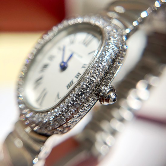 Baignoire de Cartier Small size: W:25mm L:32mmMini size: W:20mm L:25mmBaignoire de Cartier 卡地亚Baignoire1920#浴缸1920系列,进口瑞士石英机芯。316L精钢表壳表链。整体5A莫桑石镶嵌,淬火钢蓝指针,拱形水晶镜面。表壳尺寸:小号尺寸 宽度25mm长度32mmmini尺寸 宽度20mm长度25mm Baignoire de Cartier Small size: W:25mm L:32mmMini size: W:20mm L:25mmBaignoire de Cartier 卡地亚Baignoire1920#浴缸1920系列,进口瑞士石英机芯。316L精钢表壳表链。整体5A莫桑石镶嵌,淬火钢蓝指针,拱形水晶镜面。表壳尺寸:小号尺寸 宽度25mm长度32mmmini尺寸 宽度20mm长度25mm