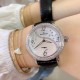 实拍 AW厂 Blancpain-宝珀女装系列复杂功能腕表共镶有152颗美钻。其中的108颗钻石镶嵌于36.8毫米的红金表壳之上。钻石紧密交织为两圈,错落有致,与品牌的标志性双层表圈设计相互呼应。表冠上亦镶有精致美钻,尽现腕表的华美雅致。 实拍 AW厂 Blancpain-宝珀女装系列复杂功能腕表共镶有152颗美钻。其中的108颗钻石镶嵌于36.8毫米的红金表壳之上。钻石紧密交织为两圈,错落有致,与品牌的标志性双层表圈设计相互呼应。表冠上亦镶有精致美钻,尽现腕表的华美雅致。