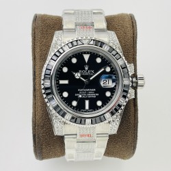 【VRS Factory2022墙裂推荐 市场最高版本】奢华大作，劳力士Rolex SUB潜航者后镶钻定制版！是奢华闪耀与永不退色的融合，更是经典潮流的不二之选！1⃣️【表壳】直径40MM。每一颗钻石/彩宝均来自奥地利（施华洛世奇原产地）经过严格的筛选，确保颜色，大小，火彩统一，专业珠宝镶嵌师精心镶嵌。2⃣️【表带】跟官网同步，904L蚝式钢完美还原坚固耐用的优良血统，效果可媲美原装。3⃣️【机芯】采用复刻界的机芯之王——搭配3135自动上旋机芯。VRS Factory匠心力作 敬请各路表友品鉴！