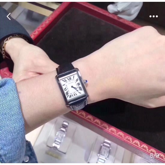 Cartier 卡地亚 坦克系列方型石英女表手表,F-16 18年最新力作!小方卡表壳采用上下横度手工打磨,左右立体感似平似圆。均予2017年新版卡地亚坦克系列保持一致。包括水波纹皮带纹路与弧度设计体现超强做工,底皮真正意大利牛皮颜色对版 ,底盖均衡密度拉丝 。1字弧度高吻合螺丝完美结合。表扣采用拉砂刻体,小号尺寸:31mmx 24.5mm,厚6mm Cartier 卡地亚 坦克系列方型石英女表手表,F-16 18年最新力作!小方卡表壳采用上下横度手工打磨,左右立体感似平似圆。均予2017年新版卡地亚坦克系列保持一致。包括水波纹皮带纹路与弧度设计体现超强做工,底皮真正意大利牛皮颜色对版 ,底盖均衡密度拉丝 。1字弧度高吻合螺丝完美结合。表扣采用拉砂刻体,小号尺寸:31mmx 24.5mm,厚6mm