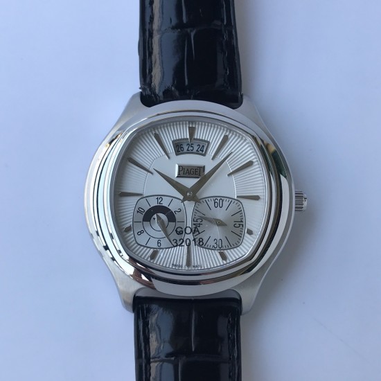 TW出品【高端品质复刻版】伯爵 黑带系列 Piaget BLACK -TIE系列GOA32017 男士腕表 枕形的表壳以不同的几何造型完美和谐地搭配在一起 体现出伯爵匠心独具的创意 造工精湛的机芯不仅拥有时 分和小秒针显示 同时还能区分昼夜 精确显示第二地时间 并配有大型日期显示窗 在设计典雅的表盘上清晰呈现各项功能 尺寸42mm 机芯型号 850P全自动机械 蓝宝石水晶玻璃 进口牛皮 原装折叠扣 是陪伴您外出旅游的最佳旅行腕表 TW出品【高端品质复刻版】伯爵 黑带系列 Piaget BLACK -TIE系列GOA32017 男士腕表 枕形的表壳以不同的几何造型完美和谐地搭配在一起 体现出伯爵匠心独具的创意 造工精湛的机芯不仅拥有时 分和小秒针显示 同时还能区分昼夜 精确显示第二地时间 并配有大型日期显示窗 在设计典雅的表盘上清晰呈现各项功能 尺寸42mm 机芯型号 850P全自动机械 蓝宝石水晶玻璃 进口牛皮 原装折叠扣 是陪伴您外出旅游的最佳旅行腕表