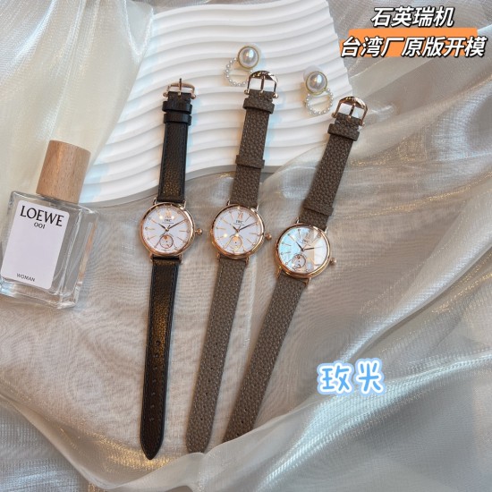 ✨✨IWC万国柏涛菲诺女表 ——昼夜与星辰✨✨,一昼一夜一更替!♥️♥️♥️日月为你转动,把星辰赠予你❤️❤️❤️昼夜显示腕表具有的象征意义,代表着时间的流逝和自然的更迭,日月星辰随时间变化,如太阳随着一天的日出逐渐升起,月亮和星星轮流出现在表盘中,展现腕表的精致和优雅所带有的浪漫色彩,让我们感受到时间的魅力和自然的力量!腕表精致简约,风格百搭,34mm的尺寸更显利落别致,精致美观,也更适合女神的纤细手腕佩戴!内部搭载石英瑞士机芯,蓝宝石玻璃,表带搭配快拆系统! ✨✨IWC万国柏涛菲诺女表 ——昼夜与星辰✨✨,一昼一夜一更替!♥️♥️♥️日月为你转动,把星辰赠予你❤️❤️❤️昼夜显示腕表具有的象征意义,代表着时间的流逝和自然的更迭,日月星辰随时间变化,如太阳随着一天的日出逐渐升起,月亮和星星轮流出现在表盘中,展现腕表的精致和优雅所带有的浪漫色彩,让我们感受到时间的魅力和自然的力量!腕表精致简约,风格百搭,34mm的尺寸更显利落别致,精致美观,也更适合女神的纤细手腕佩戴!内部搭载石英瑞士机芯,蓝宝石玻璃,表带搭配快拆系统!