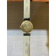 鳄鱼皮新品发布 奢华版满天星镶钻表盘卡地亚小旋风must de小金表vintage中古断货王，性价比高闭眼入。神仙颜值美绝trinity，小孩子才做选择，成年人都是all in![色]表径24mm，超薄厚度5.8mm，搭载瑞士石英机芯，罗马刻度奶油盘，简洁大两针，后镶天然美钻搭配鳄鱼皮表带更奢华超级闪。可仙可盐可甜，精致优雅上手绝美。时尚是一个经典的轮回～说不定今年的复古风，你就是走得最驾轻就熟的一个。推荐指数：⭐⭐⭐⭐⭐