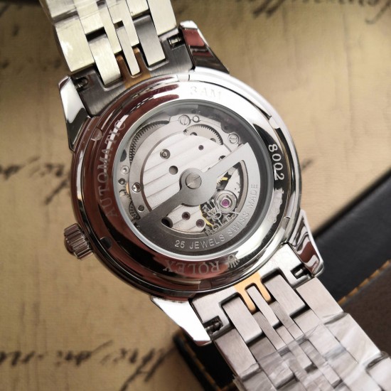 『臻品推荐』新品发布[玫瑰] 劳力士-ROLEX独家首发-----❤不忘初心 追求品质 精准细致机芯:顶级精准稳定8215全自动机械表壳:顶级版316L精钢表扣:钢带按扣、皮带针扣玻璃:高硬度矿物质水晶玻璃直径:原装尺寸42mm11mm[色]完美呈现 品质上乘，手感独特，送礼自戴首选[鼓掌]〔----用心，所以更完美 〕