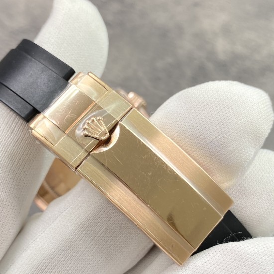 【出货实拍】ROLEX 劳力士 YACHT MASTER 游艇名仕型 116655 运动男表 精钢镀厚玫瑰金表壳 陶瓷表圈 可双向转动 旋入式表冠 蓝宝石镜面有日历放大镜6点位镭射皇冠防伪 橡胶表带 表带侧面有OYSTERFLEX字样雕刻 表带背面有导汗槽 Glidelock折叠保险表扣 40mm n厂出品 2836机芯!出货实拍 【出货实拍】ROLEX 劳力士 YACHT MASTER 游艇名仕型 116655 运动男表 精钢镀厚玫瑰金表壳 陶瓷表圈 可双向转动 旋入式表冠 蓝宝石镜面有日历放大镜6点位镭射皇冠防伪 橡胶表带 表带侧面有OYSTERFLEX字样雕刻 表带背面有导汗槽 Glidelock折叠保险表扣 40mm n厂出品 2836机芯!出货实拍