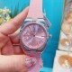 江诗丹顿-VACHERON CONSTANTIN纵横四海系列火热上市,突破传统,时尚优雅的多彩表带,可满足佩戴者在不同场合的需求,多样化的色彩设计演绎大胆而时尚的风格,江诗丹顿在装置时始终将舒适性放在首位,确保腕表完美贴合手腕,纯钢表壳,进口石英机芯,蓝宝石水晶玻璃,舒适胶质表带,采用原装针式表扣佩戴方便!尺寸:36.5mm 江诗丹顿-VACHERON CONSTANTIN纵横四海系列火热上市,突破传统,时尚优雅的多彩表带,可满足佩戴者在不同场合的需求,多样化的色彩设计演绎大胆而时尚的风格,江诗丹顿在装置时始终将舒适性放在首位,确保腕表完美贴合手腕,纯钢表壳,进口石英机芯,蓝宝石水晶玻璃,舒适胶质表带,采用原装针式表扣佩戴方便!尺寸:36.5mm