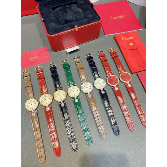 经典永不过时的Cartier卡地亚圆盘中古腕表YYDS❤️一只很复古情结的卡地亚mustbe它来了。30mm表盘大小刚刚好,优雅大方且不失气质的韵味,蓝宝石把头在阳光下依旧纯洁透亮闪耀✨设计大气且耐看,卡地亚罗马文字表盘复古时尚,设计大气且耐看,蓝宝石水晶镜面,表盘两头以简洁的T形金属衔接表带,采用意大利牛皮表带,压鳄鱼纹花色,双面皮透气好,中古美表不仅满满的vintage韵味,酷辣御姐或温柔甜姐都可驾驭的加分款 经典永不过时的Cartier卡地亚圆盘中古腕表YYDS❤️一只很复古情结的卡地亚mustbe它来了。30mm表盘大小刚刚好,优雅大方且不失气质的韵味,蓝宝石把头在阳光下依旧纯洁透亮闪耀✨设计大气且耐看,卡地亚罗马文字表盘复古时尚,设计大气且耐看,蓝宝石水晶镜面,表盘两头以简洁的T形金属衔接表带,采用意大利牛皮表带,压鳄鱼纹花色,双面皮透气好,中古美表不仅满满的vintage韵味,酷辣御姐或温柔甜姐都可驾驭的加分款