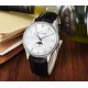 Jaeger-leCoultre Master Ultra Thin Moon积家超薄月相大师系列42mm腕表,简洁的线条设计,赏心悦目的表盘。 显示令表盘尽显活力,6位24小时指针宛如一幕和谐美妙的腕上芭蕾。透过玻璃底盖,机芯运行一目了然。这款厚度仅5.8毫米的超薄机芯向世人证实,超凡的技艺和极尽复杂的功能可以在狭小的空间内完美展现。顶级出品 精品不断 Jaeger-leCoultre Master Ultra Thin Moon积家超薄月相大师系列42mm腕表,简洁的线条设计,赏心悦目的表盘。 显示令表盘尽显活力,6位24小时指针宛如一幕和谐美妙的腕上芭蕾。透过玻璃底盖,机芯运行一目了然。这款厚度仅5.8毫米的超薄机芯向世人证实,超凡的技艺和极尽复杂的功能可以在狭小的空间内完美展现。顶级出品 精品不断