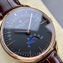 江诗丹顿 VC R39 Vacheron constantin 经典之美品鉴江诗丹顿 纵横四海系列 众横四海系列 逆跳日历款腕表 型号4000V/210A-B911 堪称意义非凡的里程碑之作。凝聚着日内瓦悠久制表传统的钟表复杂功能，体现出超凡技艺与时代风尚的绝妙融合。 采用自制Cal.2460 R31L/2机芯 直径41毫米 904钢带官网同步 一键拆卸 同时另可自由更换搭配胶带 皮带！ 欢迎各大表友品鉴。