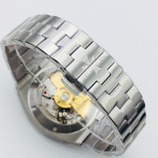 8F Factory新力作 V2升级版 江诗 丹顿Vacheron Constantin腕表 Overseas系列 纵横四海腕表!1⃣️直径41毫米!2⃣️蓝宝石玻璃水晶表镜表背!3⃣️7750改5200自动上链机械,摆频28800次/小时!4⃣️精钢表扣!5⃣️全新的可更换表带系统!新 Overseas 只需要拨动表带和表耳之间的一个小划杆就可以拆换表带,每一枚都可选钢带、皮带 ,真正做到1:1复刻!8F Factory匠心之作 欢迎您的品鉴! 8F Factory新力作 V2升级版 江诗 丹顿Vacheron Constantin腕表 Overseas系列 纵横四海腕表!1⃣️直径41毫米!2⃣️蓝宝石玻璃水晶表镜表背!3⃣️7750改5200自动上链机械,摆频28800次/小时!4⃣️精钢表扣!5⃣️全新的可更换表带系统!新 Overseas 只需要拨动表带和表耳之间的一个小划杆就可以拆换表带,每一枚都可选钢带、皮带 ,真正做到1:1复刻!8F Factory匠心之作 欢迎您的品鉴!