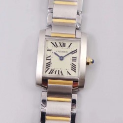 实拍 8848F出品卡地亚法国坦克！瑞士石英机芯，尺寸～25.35*20.3mm，其他的就不作多介绍了，均可官网查阅，下面我来讲讲它的迷人之处，坦克腕表家族中女性最喜欢的一个系列。首先正像坦克与履带的不可分离，法国坦克腕表的履带式表链不仅像一款简练的手镯将金属的光泽绽放无余，也更好的融合了坦克系列棱角分明、锐利的表壳边缘，二者的结合不仅使表款风格上有个完整的统一性，更是对坦克腕表系列的自由精神的完美诠释，因此法国坦克可谓是卡地亚坦克腕表系列之中的经典之作！保卡、吊牌、表带膜和外包装都有贴标型号！下手要快！