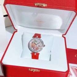 实拍 卡地亚-Cartier，狠货来袭，全真镶钻字面，瑞士石英机芯，加厚蓝宝石镜面[强]搭配美洲鳄鱼皮带[耶]尺寸35mm，超级漂亮、时尚不容错过！