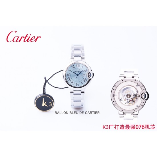 卡地亚蓝气球 CARTIER BallonBleu重磅更新 全新推出原版一档076机芯亮点一:采用原版076专用一档机芯,拔档即停秒调时。机芯摆频每小时28800次,动力储存为48小时,nh05只能放12小时,原版076能放一个周末。走时更加抗震防磁,精准稳定,摆脱nh05时不时修表的烦恼。亮点二:所有配件皆可与原装配件互换,厚度做到33款9.96mm/36款12.05mm,与原装基本保持一致。(所有款式齐全_均配备说明书一卡一码同步专柜防伪及跳码规律_细节处理能与原装相媲美_无惧专柜对比) 卡地亚蓝气球 CARTIER BallonBleu重磅更新 全新推出原版一档076机芯亮点一:采用原版076专用一档机芯,拔档即停秒调时。机芯摆频每小时28800次,动力储存为48小时,nh05只能放12小时,原版076能放一个周末。走时更加抗震防磁,精准稳定,摆脱nh05时不时修表的烦恼。亮点二:所有配件皆可与原装配件互换,厚度做到33款9.96mm/36款12.05mm,与原装基本保持一致。(所有款式齐全_均配备说明书一卡一码同步专柜防伪及跳码规律_细节处理能与原装相媲美_无惧专柜对比)
