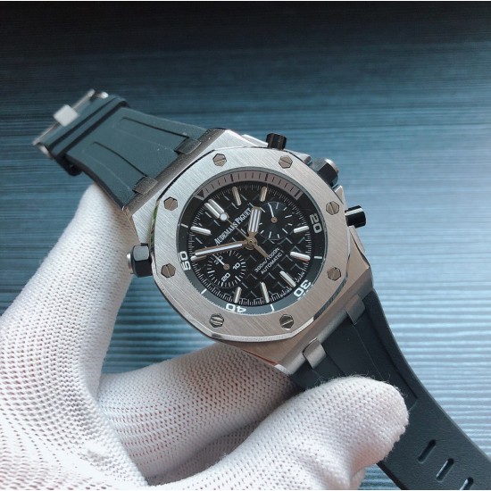 男款⌚️品牌:爱彼-AP皇家橡树 五针多功能男士石英腕表,高级蓝宝石镜面,全自动进口多功能计时跑秒石英机芯,走时稳定0时差 配备顶级316L精钢钢壳,原装天然橡胶表带,搭配原装扣 尺寸43mm,三杰精心推荐男士多功能计时跑秒石英腕表 SJ为你精心打造超真实实物图拍摄 让你超真实实物图体验 男款⌚️品牌:爱彼-AP皇家橡树 五针多功能男士石英腕表,高级蓝宝石镜面,全自动进口多功能计时跑秒石英机芯,走时稳定0时差 配备顶级316L精钢钢壳,原装天然橡胶表带,搭配原装扣 尺寸43mm,三杰精心推荐男士多功能计时跑秒石英腕表 SJ为你精心打造超真实实物图拍摄 让你超真实实物图体验
