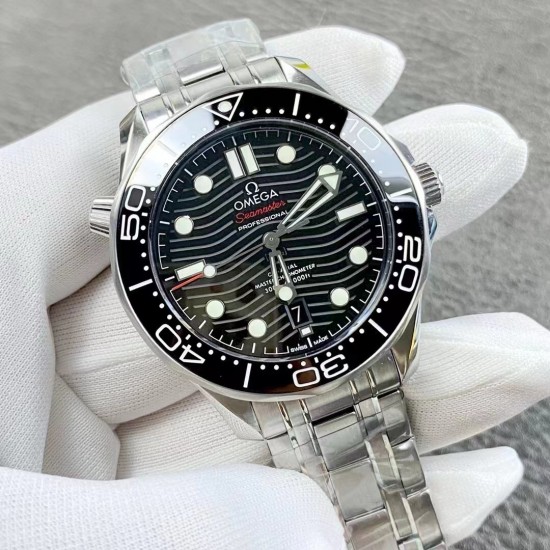OMEGA 欧米茄 海马300m系列腕表！316精钢材质打造！专用8800机芯摆轮，42mm直径！超强双色夜光针！