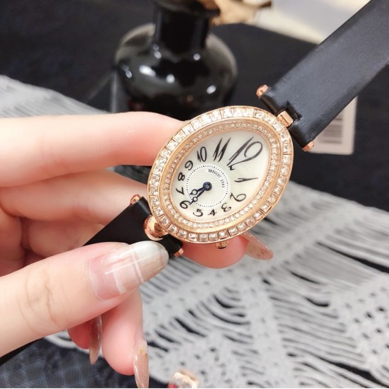 2019新款Breguet-宝玑那不勒斯皇后系列! 史上最强最美 绝对值得拥有的一款 拱桥弧形、表盘用天然白色珍珠母贝 阿拉伯数字时符 经典的蓝钢宝玑指针,完美复刻 那不勒斯皇后款 绝对的女神气质名媛款 最重要的是百搭得来不失少女心 必入款❗带上一秒变女神,各种派对,晚会,聚会,约会,发布会,让你BlingBling 2019新款Breguet-宝玑那不勒斯皇后系列! 史上最强最美 绝对值得拥有的一款 拱桥弧形、表盘用天然白色珍珠母贝 阿拉伯数字时符 经典的蓝钢宝玑指针,完美复刻 那不勒斯皇后款 绝对的女神气质名媛款 最重要的是百搭得来不失少女心 必入款❗带上一秒变女神,各种派对,晚会,聚会,约会,发布会,让你BlingBling