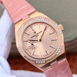 Vacheron Constantin江诗丹顿纵横四海系列OVERSEAS女款小号型2300v/2305v【表壳】表径3610.8mm 同步原装  质感细腻大方 蓝宝石镜面【字面】表盘经旭日纹缎面拉丝工艺处理 深邃优雅 18k金时标均带白色夜光涂层【机芯】CITIZEN8系列改Cal.5300机芯（机芯稳定零返修 ）后原装18k纳米镀金质摆陀【表带扣】半马其他十字三片折叠式表扣 进口牛皮表带越欣赏 越懂欣赏